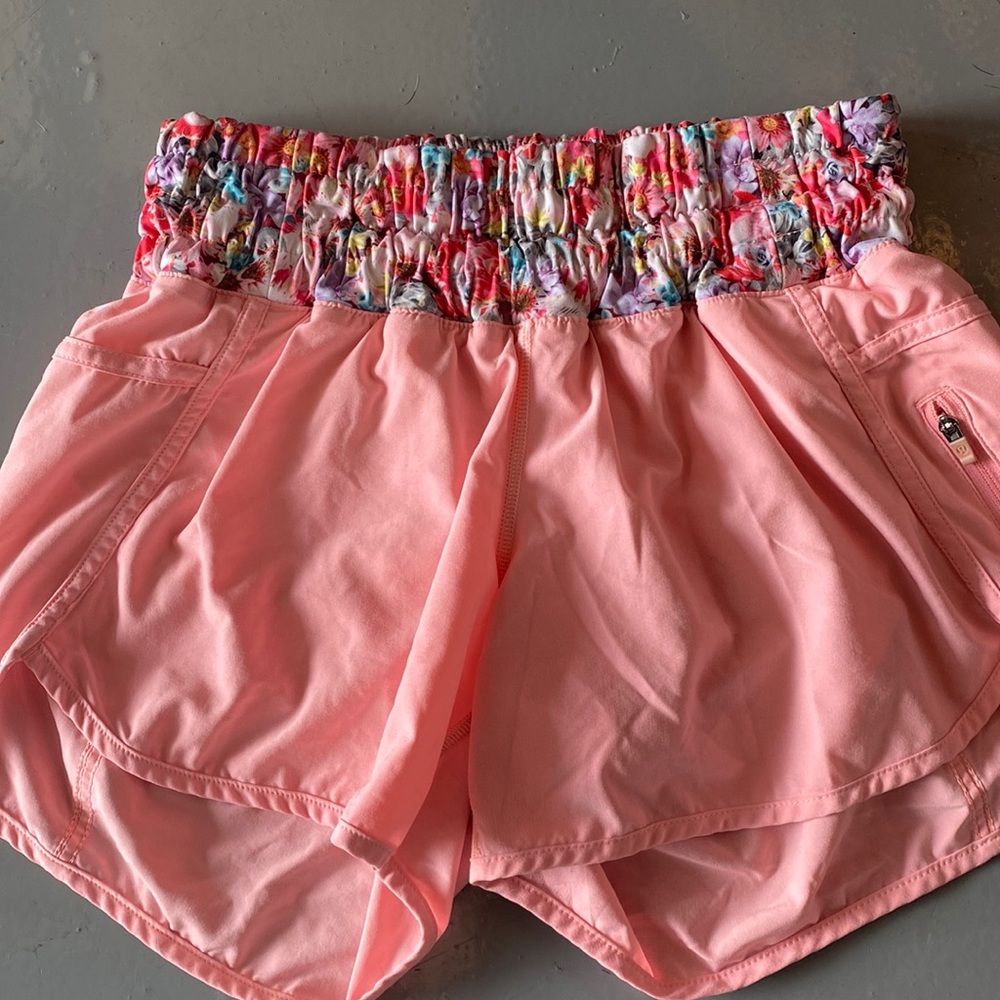 Lululemon tracker Shorts